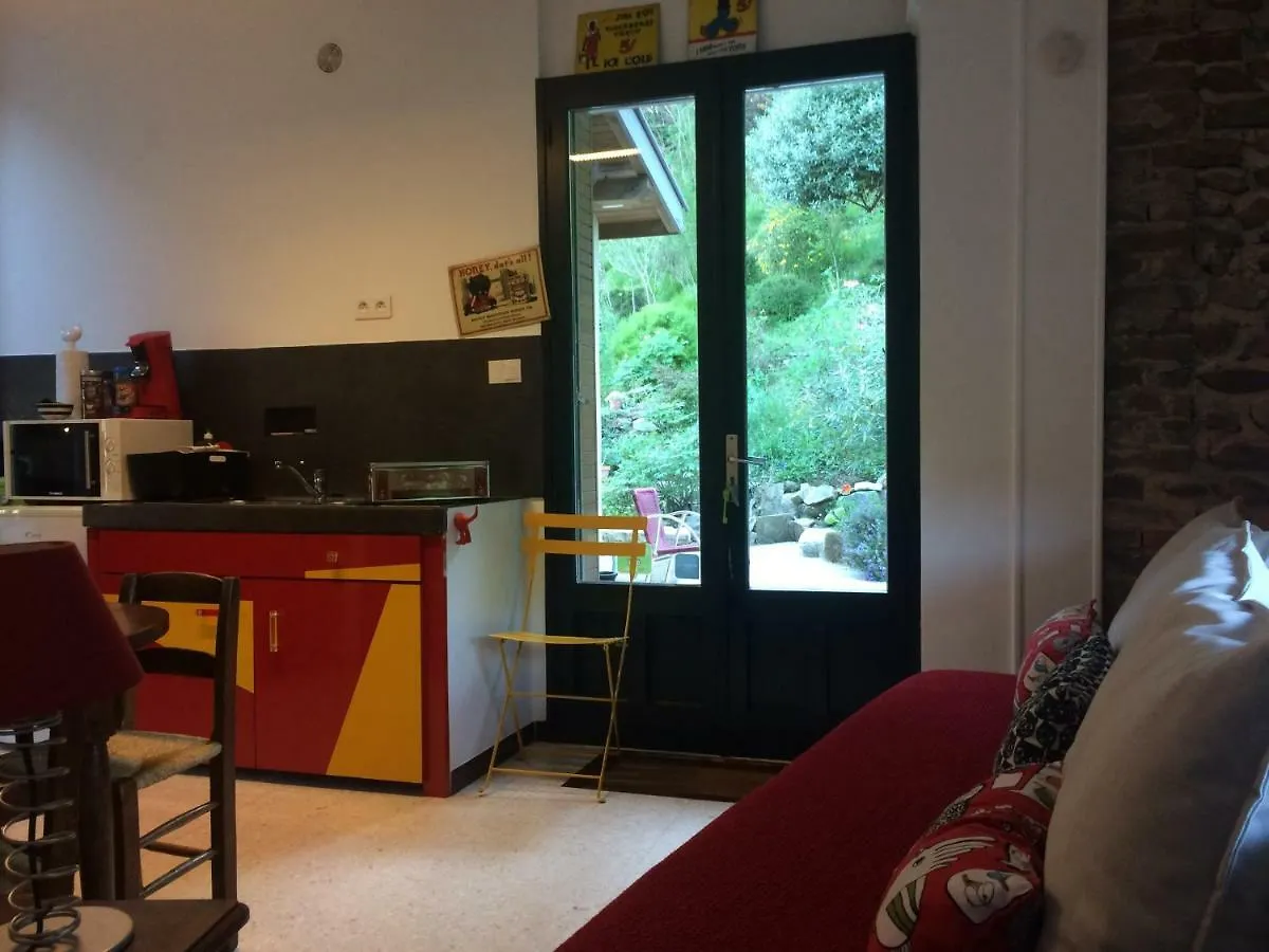 Chez L'Antiquaire Bed & Breakfast Hauterives 0*,  France