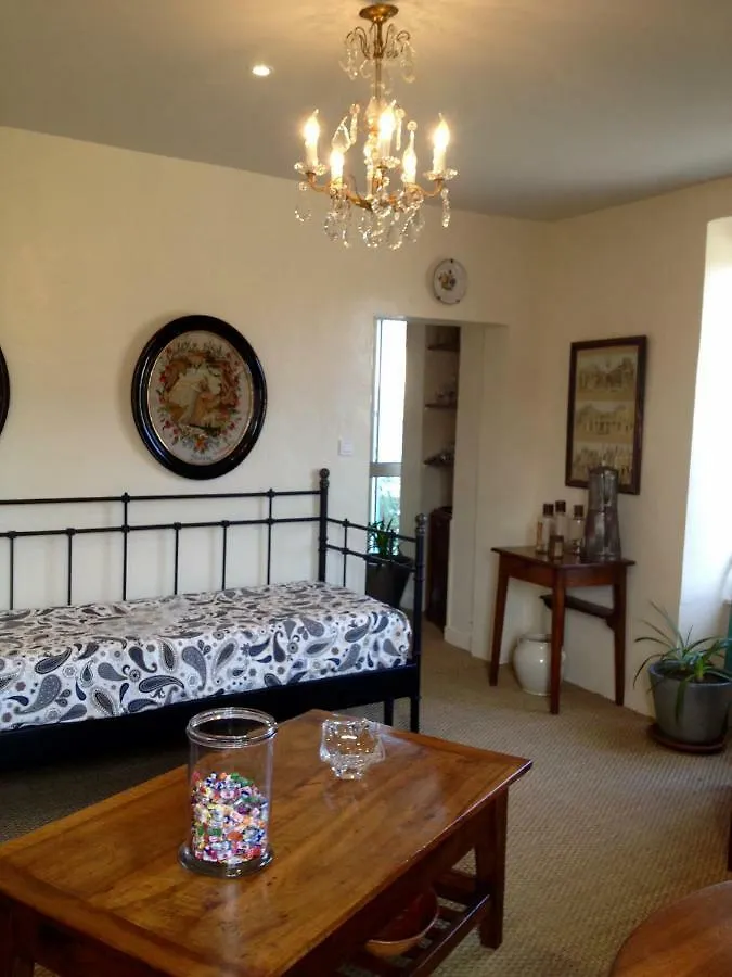 Chez L'Antiquaire Bed & Breakfast Hauterives