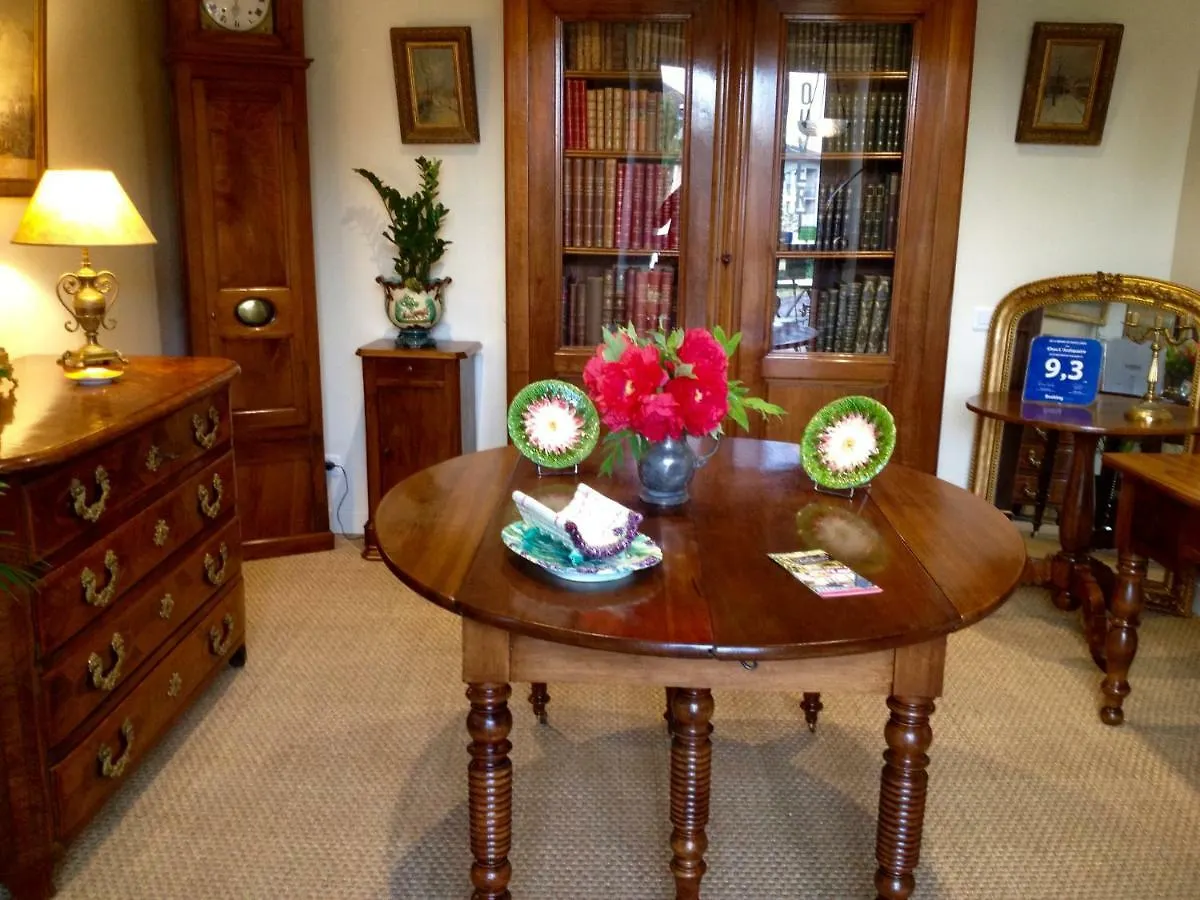 Chez L'Antiquaire Bed & Breakfast Hauterives France