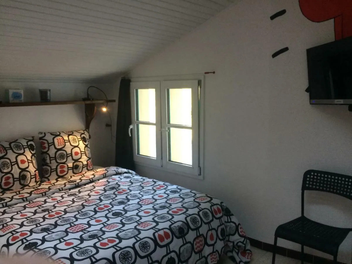 Chez L'Antiquaire Bed & Breakfast Hauterives